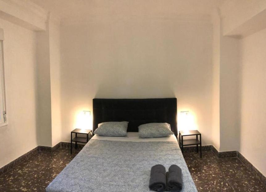 Homestay Privadas Y Economicas A Un Paso De Cortes Valencianas *
